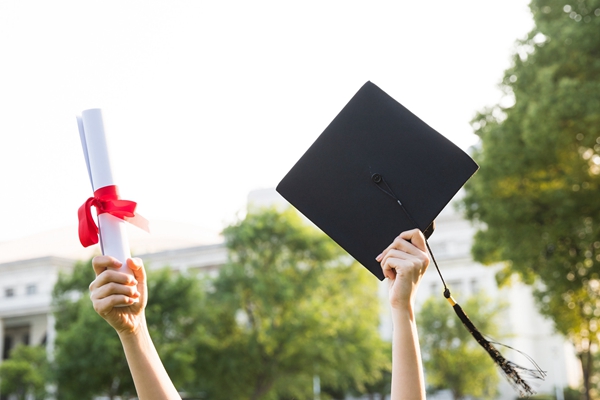 浙江大学在职研究生毕业获得什么证书